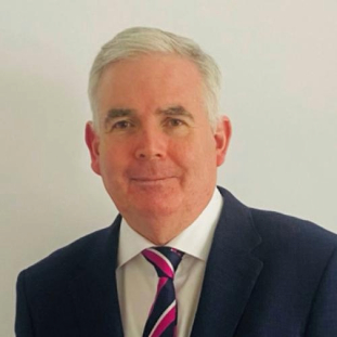 Headshot Professor Gilmore