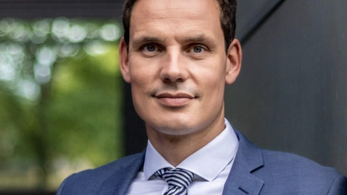 Headshot of Prof. Dr. Erik Hahn 